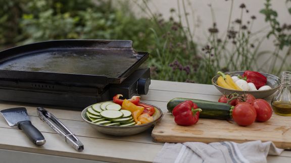 Cuisine de saison à la plancha : inspirations estivales simples