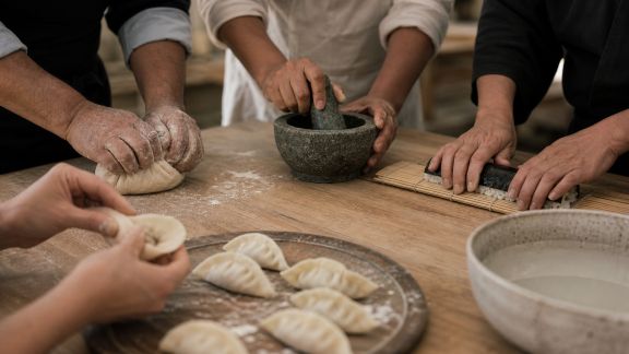 Techniques et gestes traditionnels des cuisines du monde