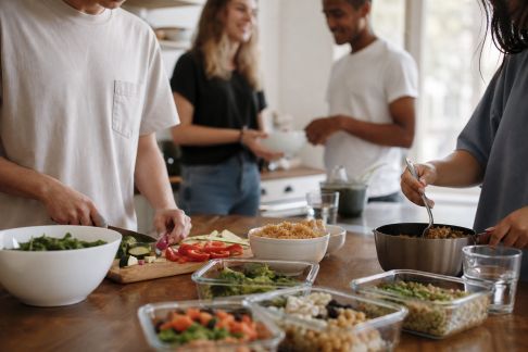 Batch cooking spécial étudiants en colocation : mutualiser la cuisine et gagner du temps