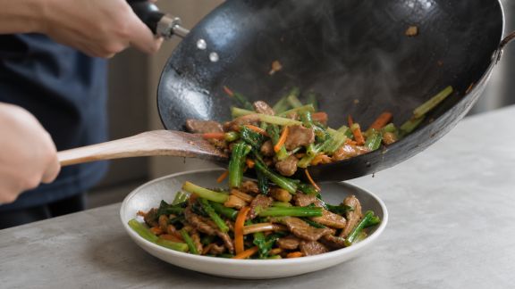 Plats au wok minute : idées faciles pour varier les repas rapides