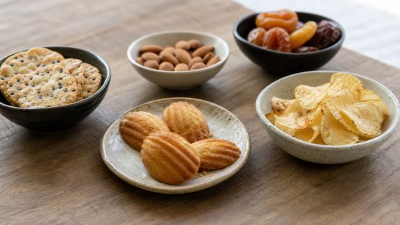 L’art du grignotage autour du monde : snacks salés et sucrés à découvrir